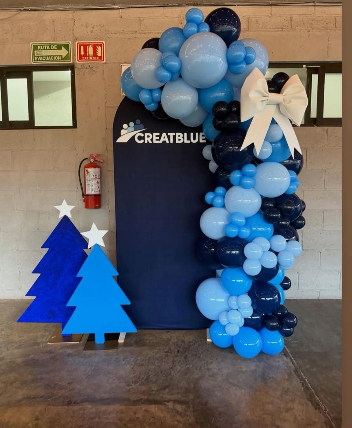 Backdrop corporativo con globos
